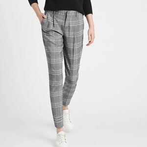 Banana  Republic High Rise taper pants SZ 6